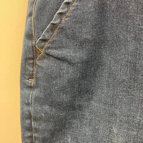 Duluth Trading Co. Womens Asset Management High Rise Trouser Jeans 6x33 Dark - Picture 4 of 16